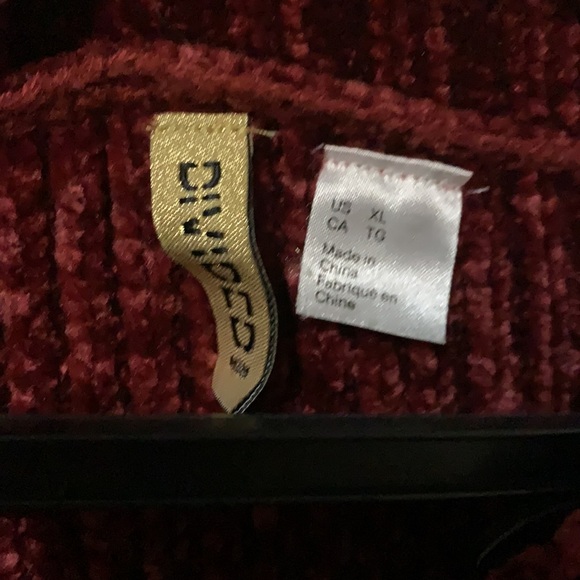 2 for 15$// H&M chenille sweater - Picture 2 of 3